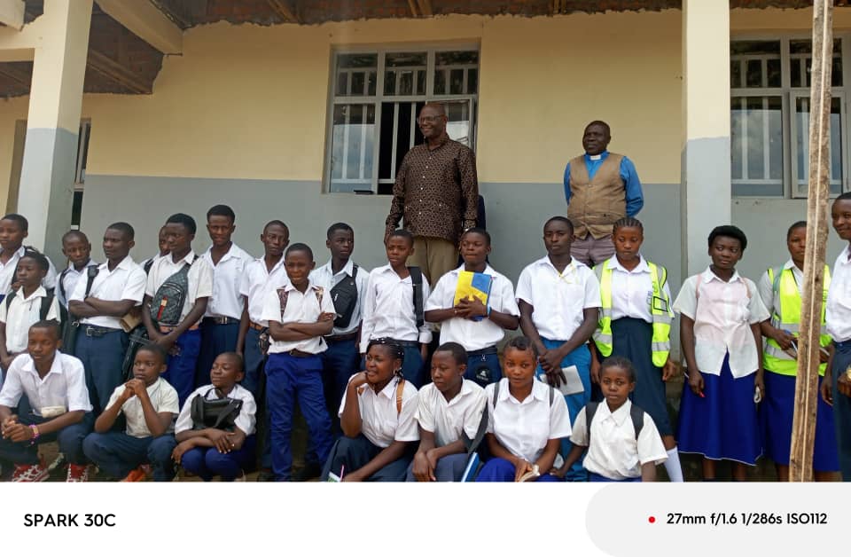 Kabare : Mgr Ngangura s’engage à moderniser les infrastructures scolaires pour une éducation de qualité