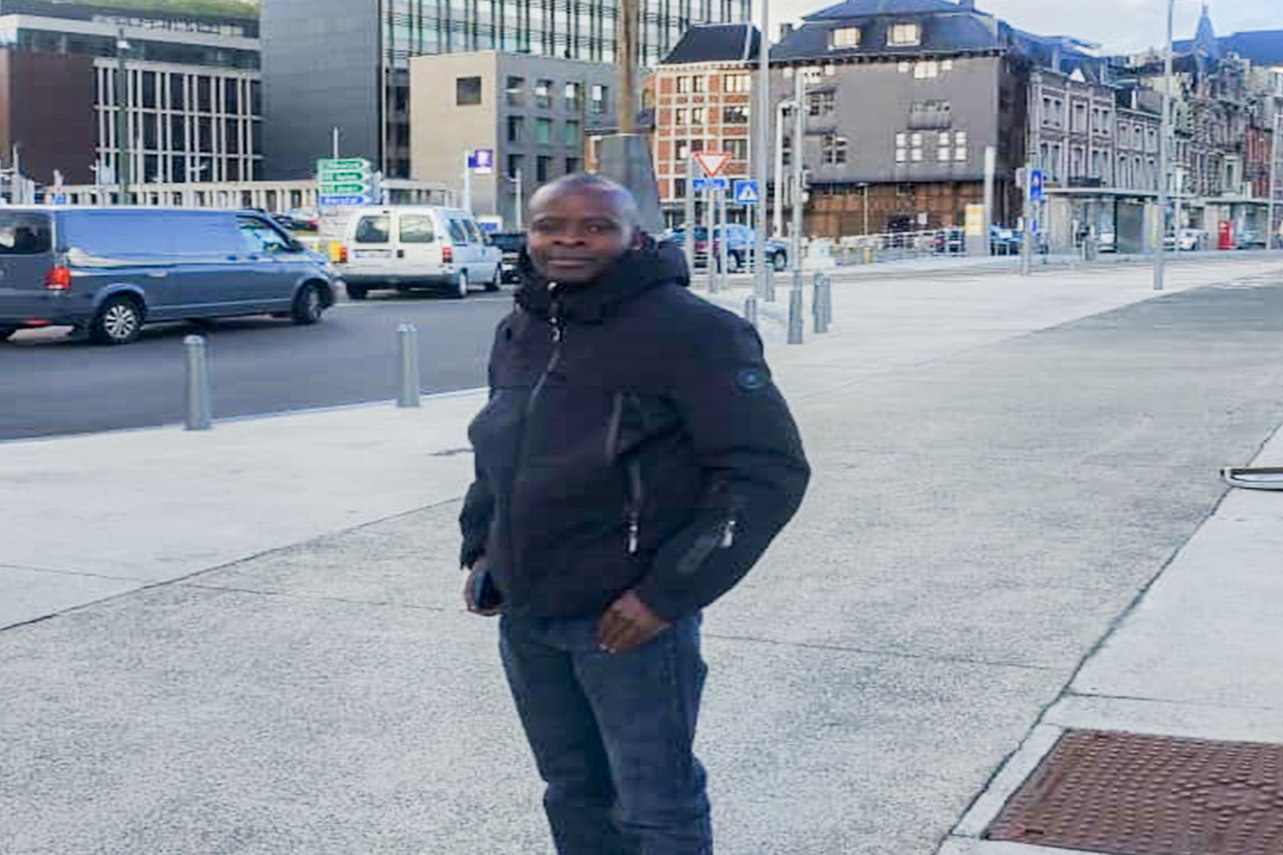 Bruxelles – Kinshasa: Bahati Rubango critique  la gouvernance de Félix Tshisekedi