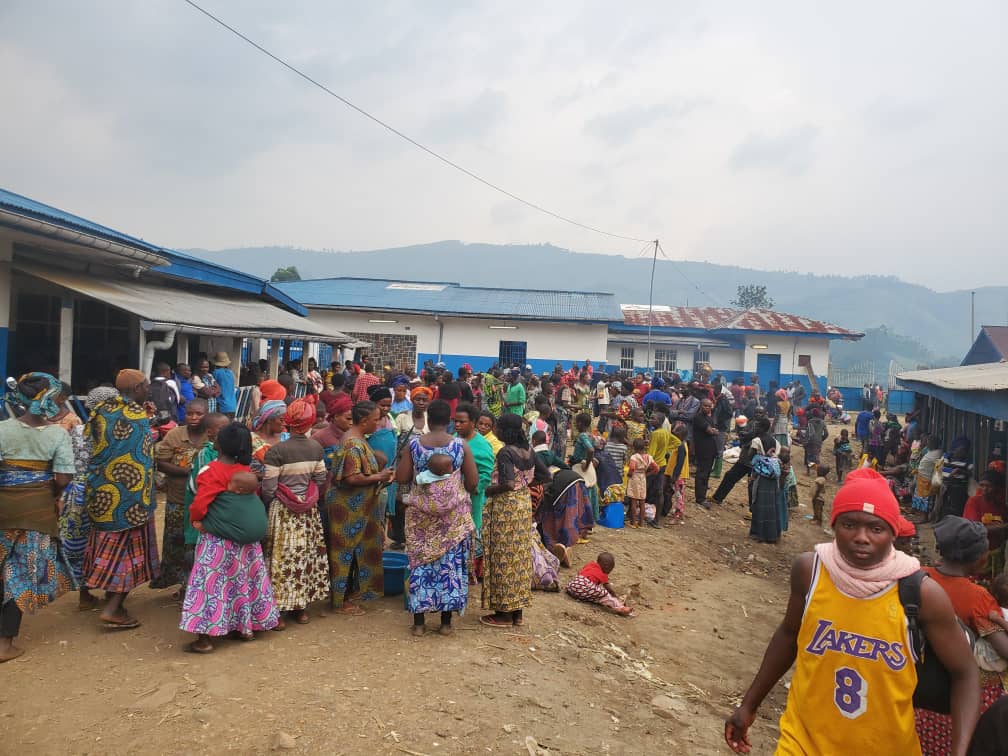 Nord-Kivu : Plus de 10 000 personnes trouvent refuge dans un hôpital et une base de MSF à Masisi face à l'intensification des combats