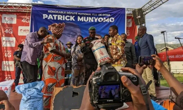 Beni : Le député Patrick Munyomo apporte une assistance humanitaire aux déplacés de Goma et Bukavu